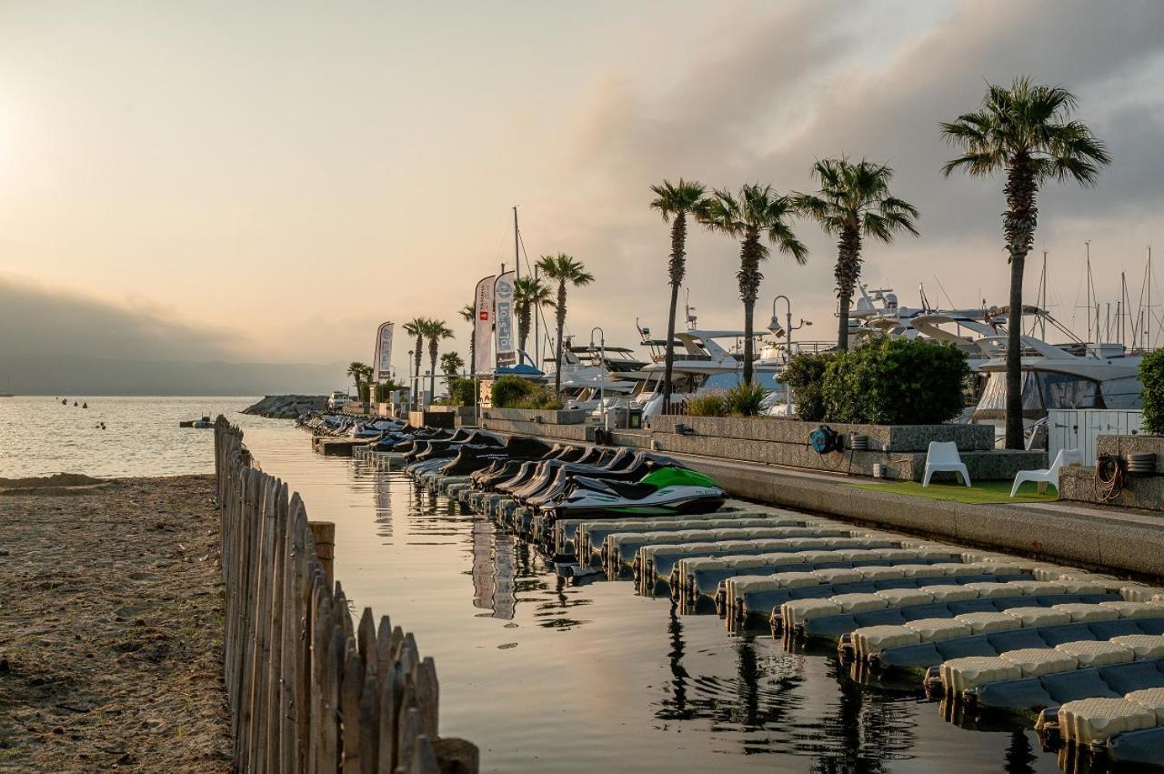 Hotel La Menado Cavalaire-sur-Mer Bagian luar foto