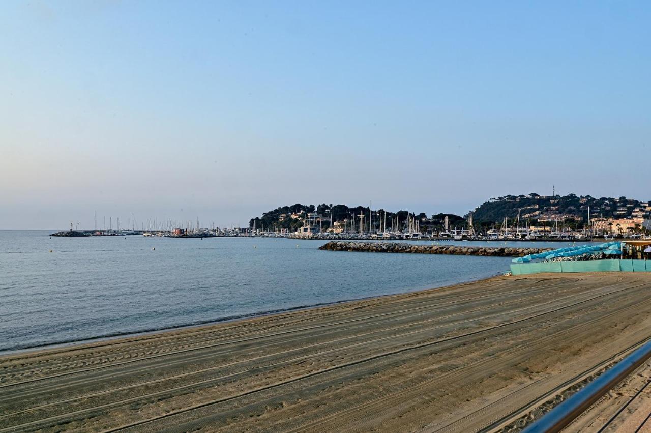 Hotel La Menado Cavalaire-sur-Mer Bagian luar foto