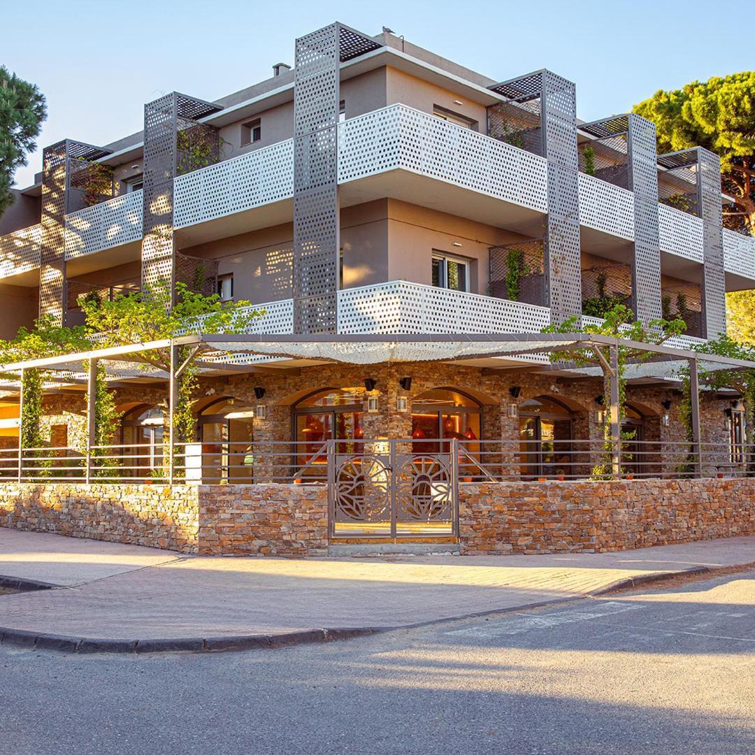 Hotel La Menado Cavalaire-sur-Mer Bagian luar foto